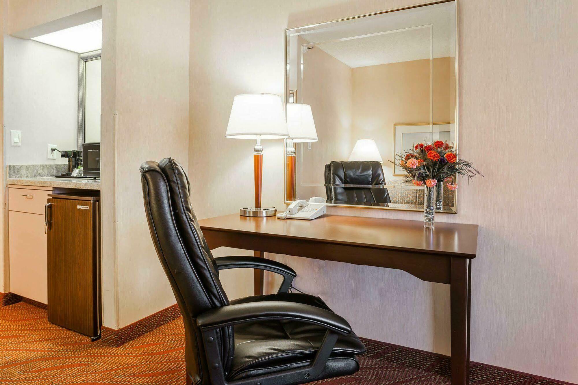 Comfort Inn & Suites Kelso - Longview Bagian luar foto